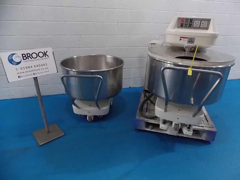 Y086260-kemper-sp125-200kg-dough-refurbished-with-2-bowls-alb17500.jpg